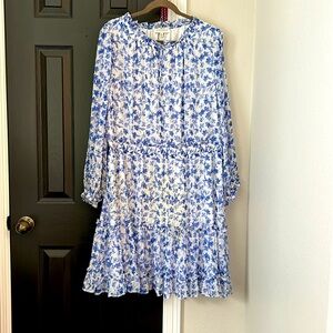 Skies Are Blue: Curvy